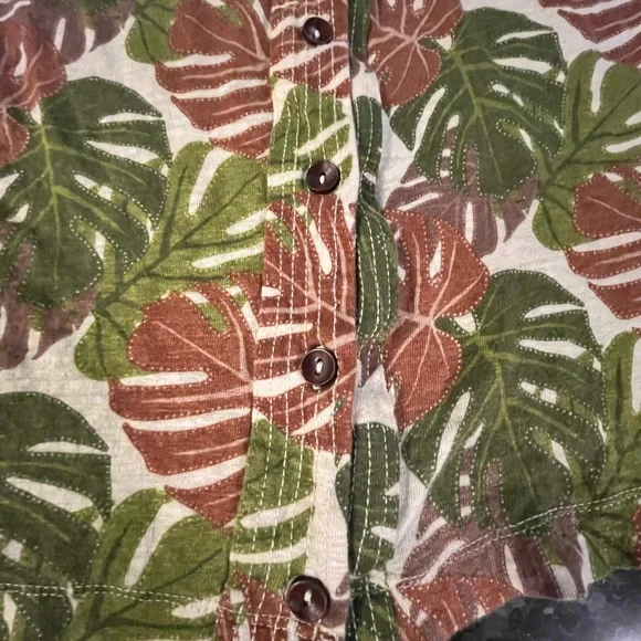 Tahari 100% Linen Tropical Monstera Button-Front Top – Women’s Medium - Picture 4 of 7